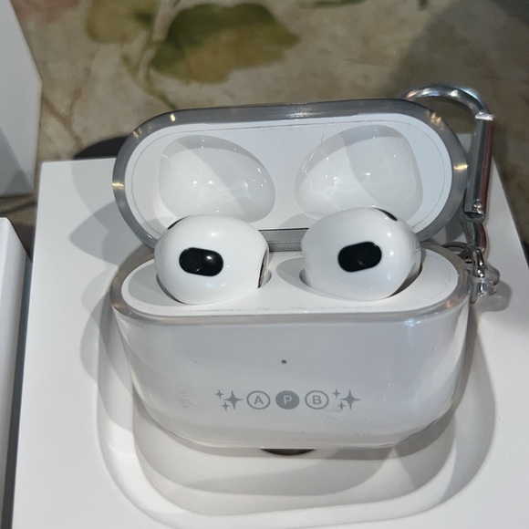 Apple AirPods 3rd generation with extra cases and charger - Picture 2 of 5